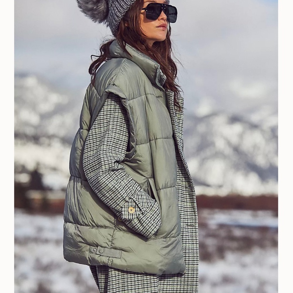 Free People In A Bubble Puffer Vest- Greyed Olive